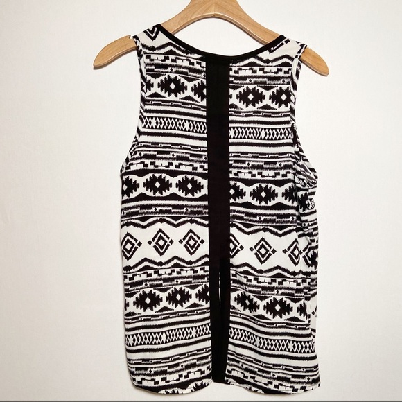 Chance of Fate‎ Tank Top - Picture 6 of 7